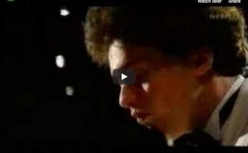 The Russian pianist Evgeny Kissin is playing Rimsky-Korsakov's Bumblebee from his opera The Tale of Tsar Saltan in Rachmaninov's transcription for piano